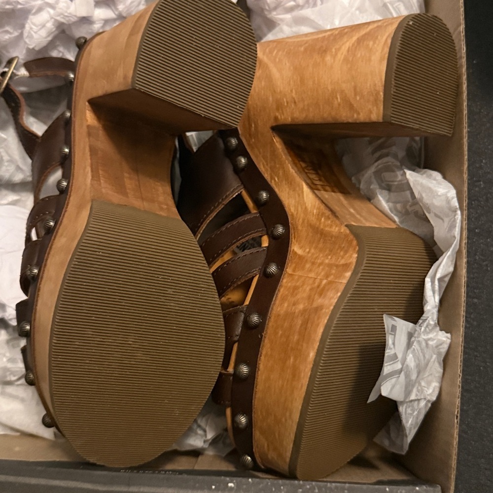 Dingo Brown Leather Platform Sandals - Picture 6 of 6